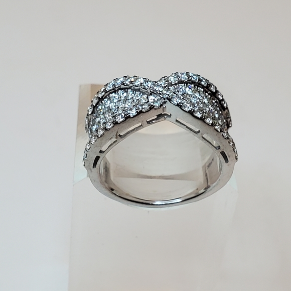 Beautiful design 14K white gold diamond ring - Picture 3 of 11